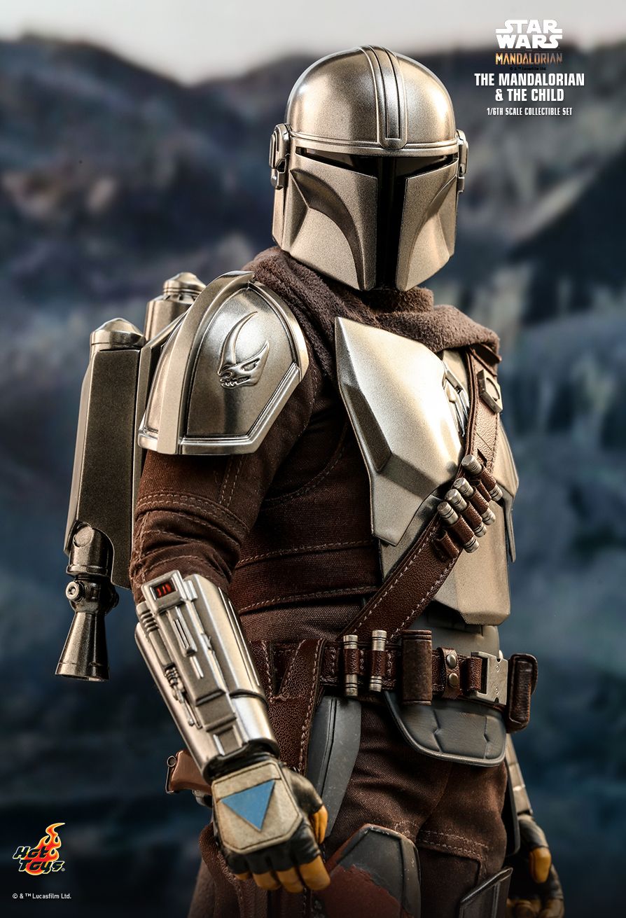 The Mandalorian and The Child - TMS014  - Collector Edition
