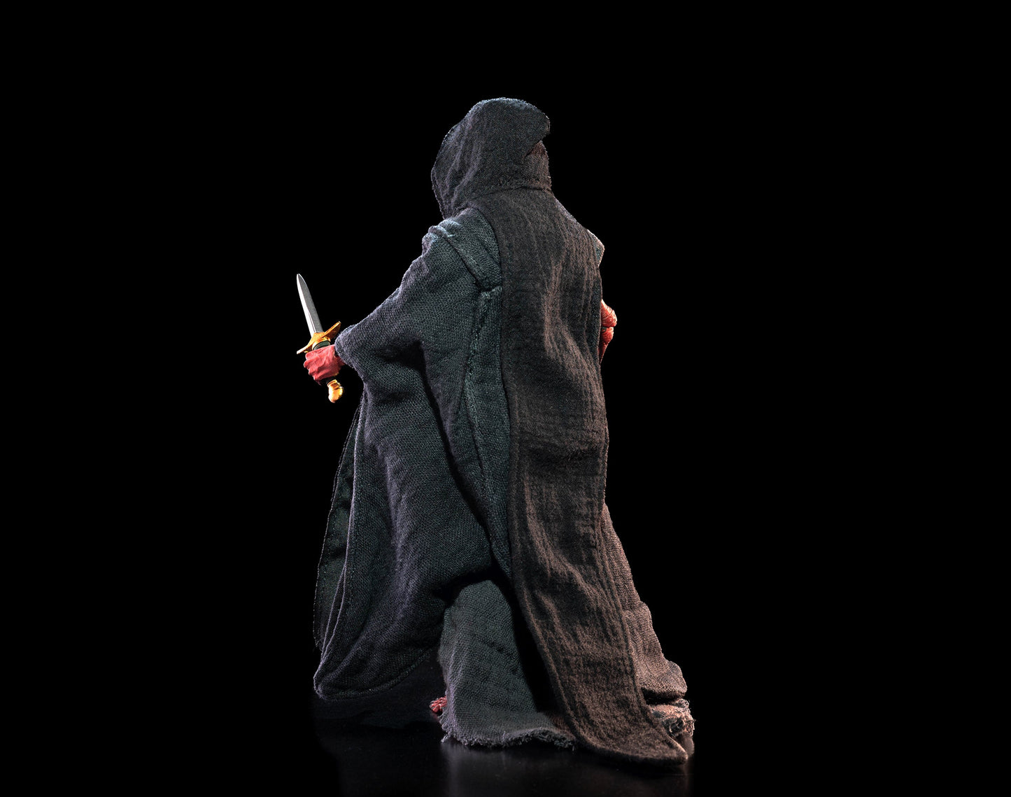 Figura Obscura: The Masque of the Red Death, Black Robes