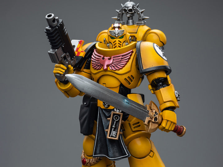 Warhammer 40k Imperial Fists Lieutenant with Power Sword