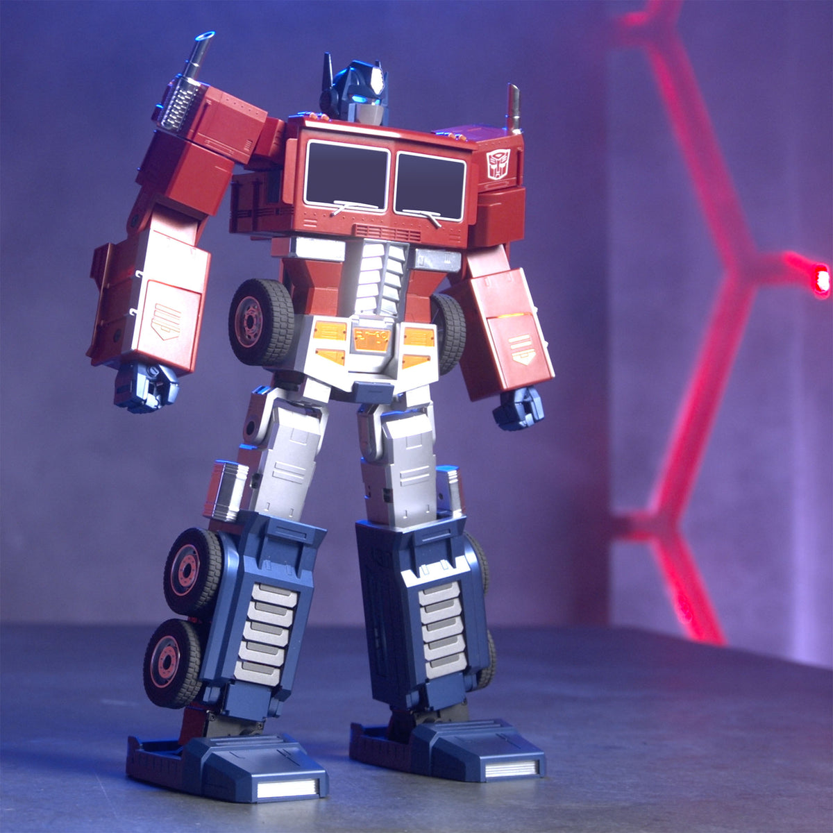 Transformers Optimus Prime Auto-Converting Robot (Elite)