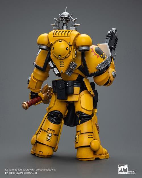 Warhammer 40k Imperial Fists Lieutenant with Power Sword